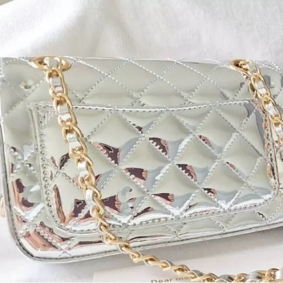 Chanel Makeup Mirror Silver Top Handle Quilted Women's Bag with Gold Hardware - Picture 3 of 6